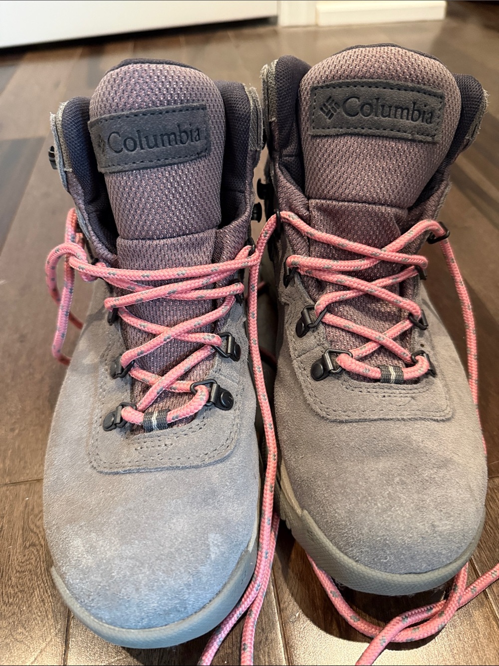 Columbia Ridge Plus Gray Hiking Boots with Pink Laces